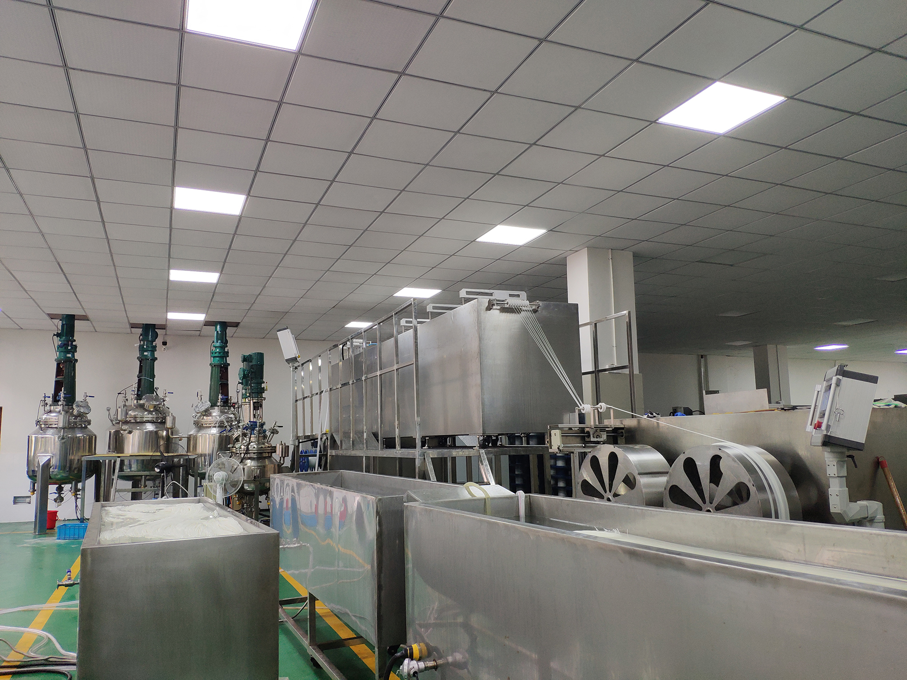 水處理中空纖維膜(均質(zhì)膜和帶編織管內(nèi)襯膜)紡絲線(xiàn)